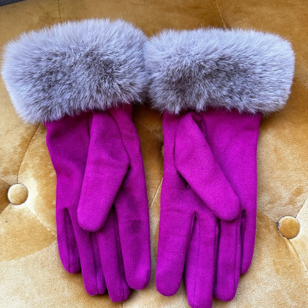 Powder Designs UK Bettina Fuchsia Gloves Faux Fur - Picture 10 of 14